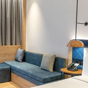 King Room Sofa Bed Balcony